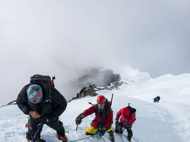 lobuche-east-peak-nepal-has-some-of-the-best-ever-popular-trekking-and-mountaineering-peaks_640_480